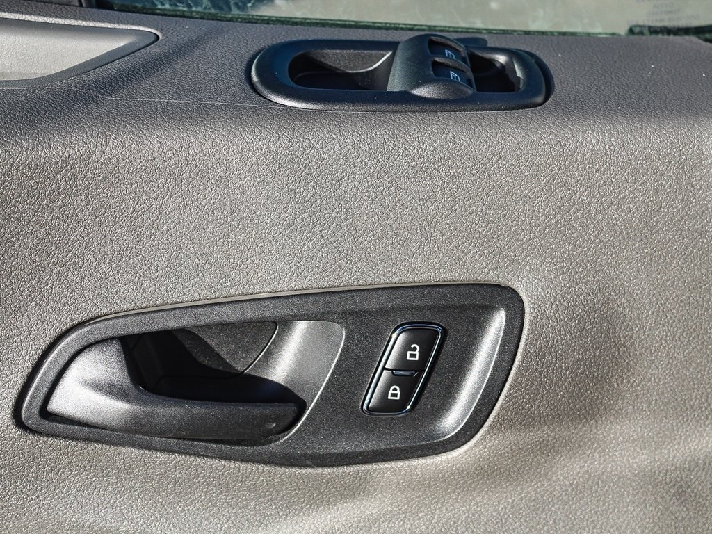 Vehicle image 19 of 25