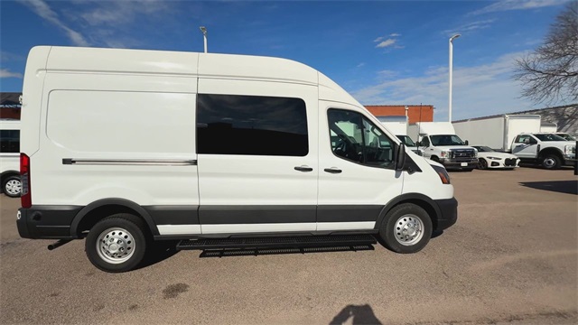 Vehicle image 6 of 24