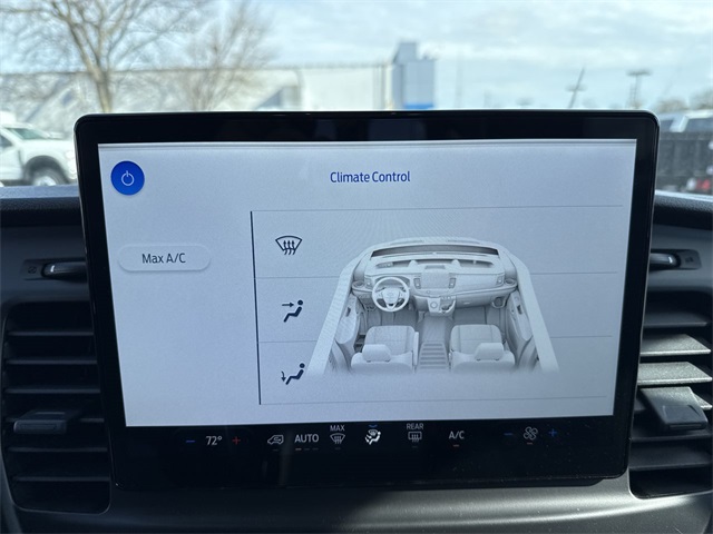 Vehicle image 17 of 24