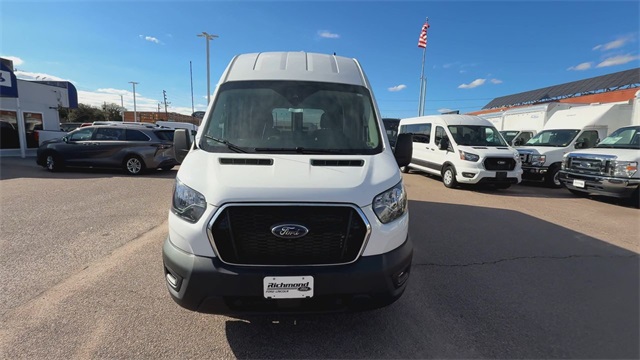 Vehicle image 4 of 24