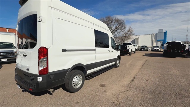Vehicle image 7 of 24
