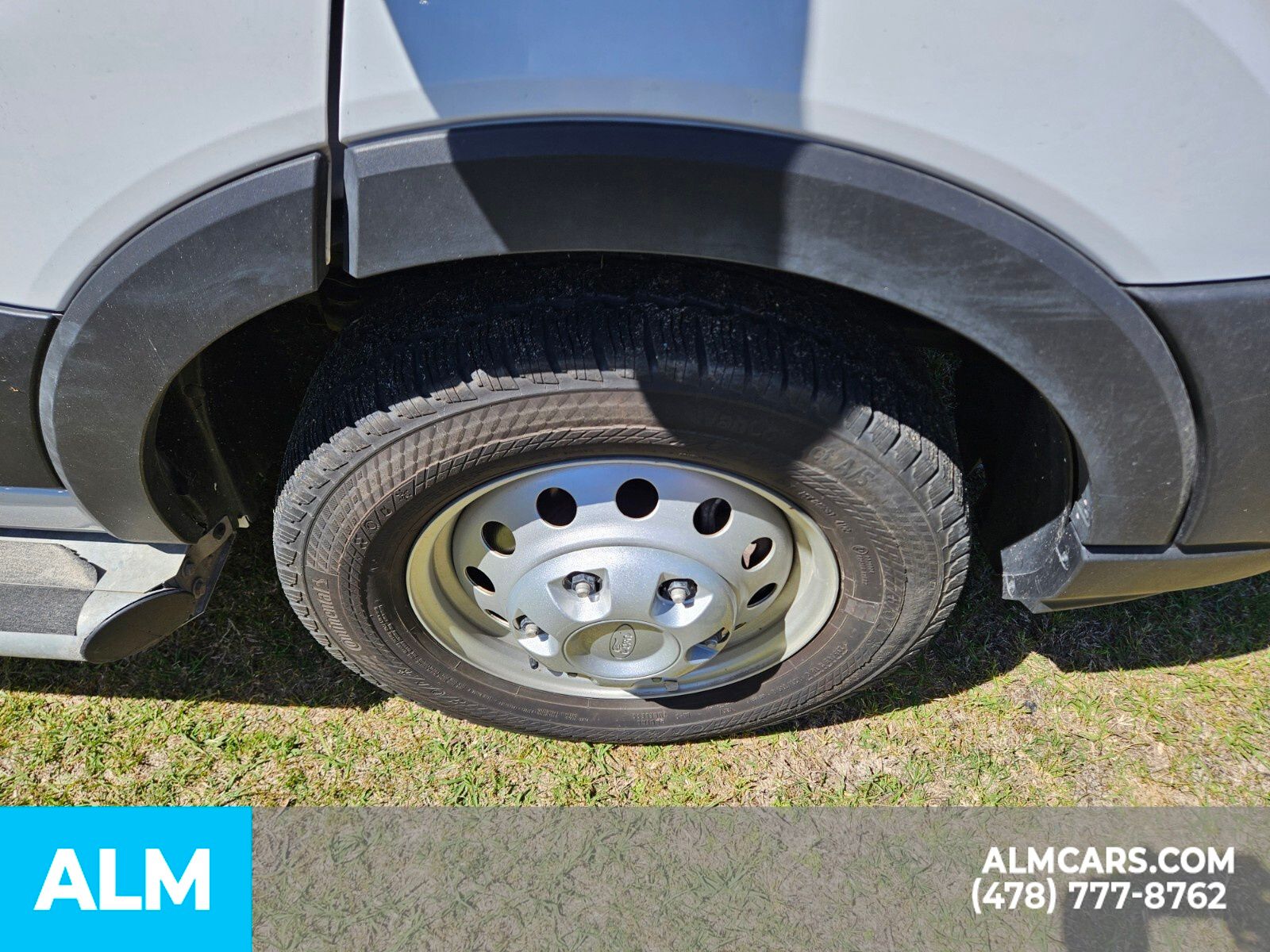 Vehicle image 15 of 24