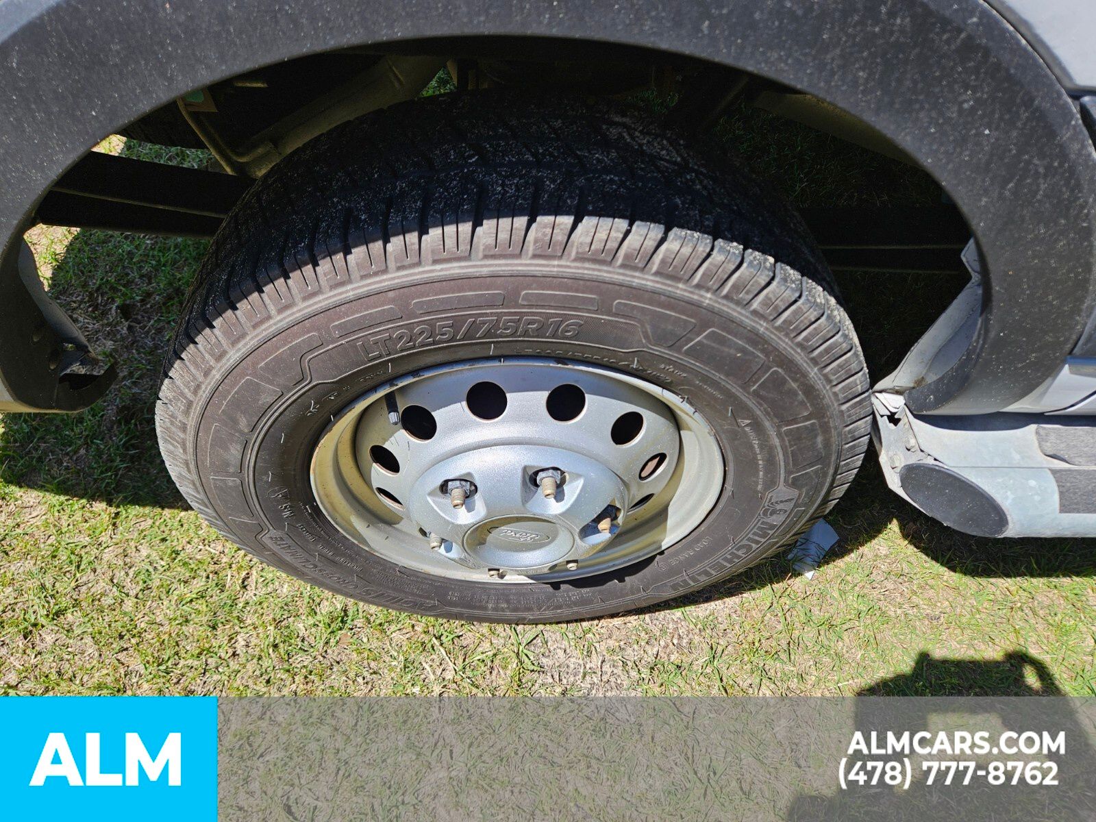Vehicle image 14 of 24