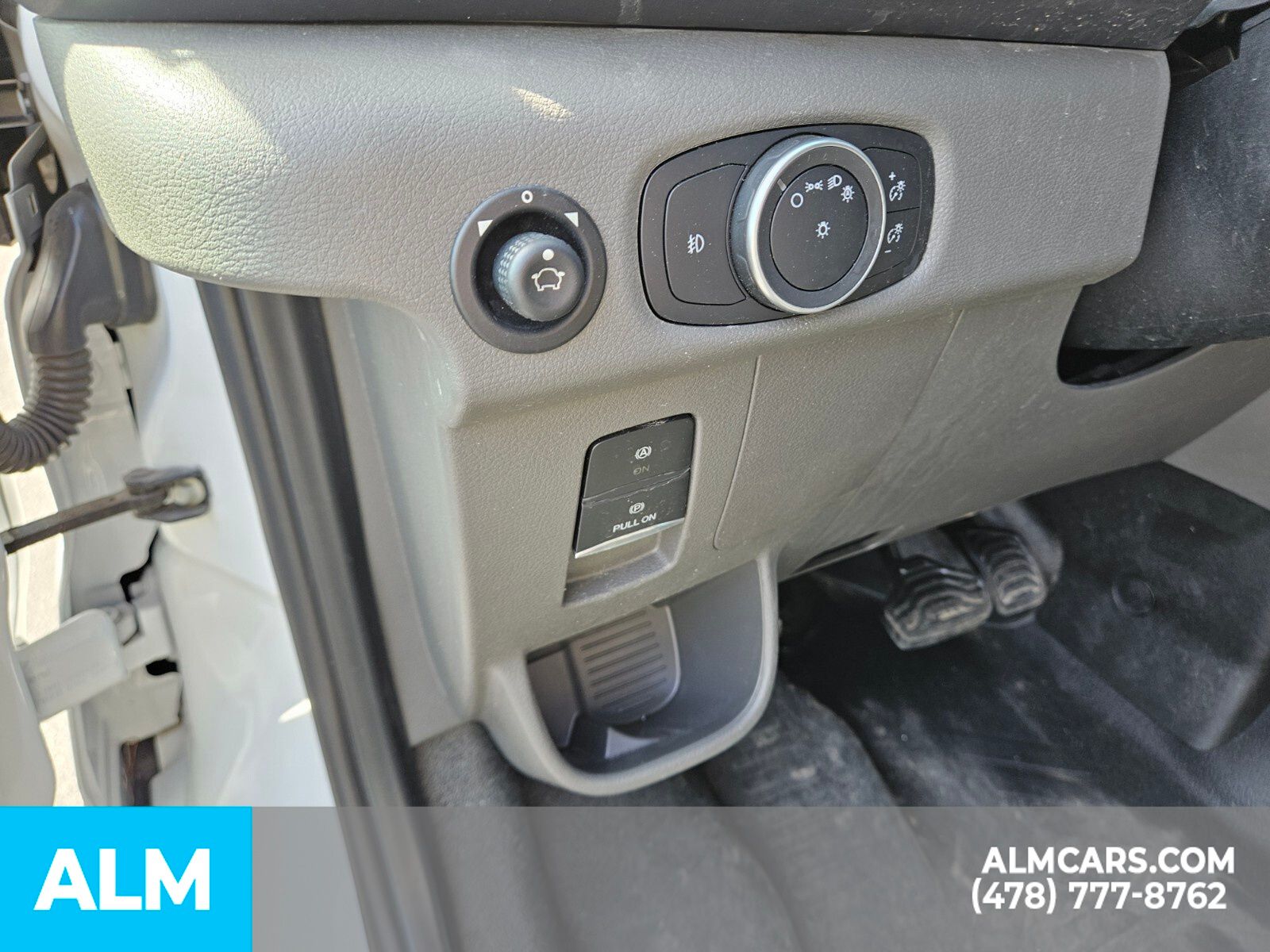 Vehicle image 15 of 24