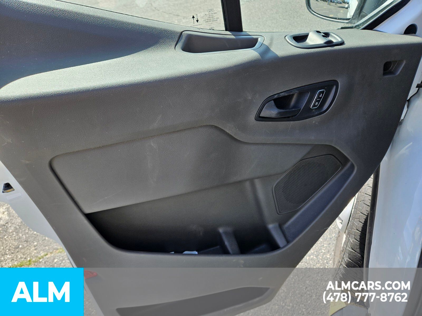 Vehicle image 16 of 24