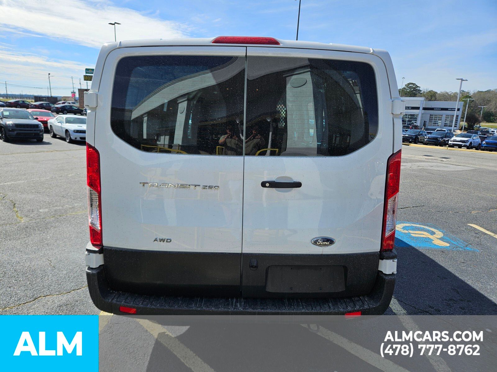 Vehicle image 18 of 24