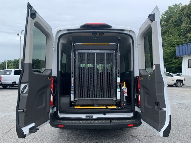Vehicle image 17 of 38