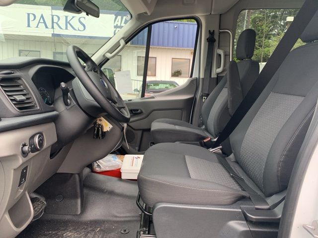 Vehicle image 9 of 38