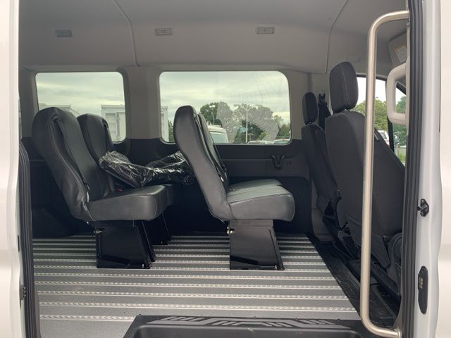 Vehicle image 13 of 38