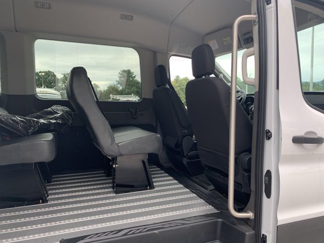 Vehicle image 12 of 38