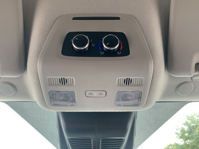 Vehicle image 28 of 38