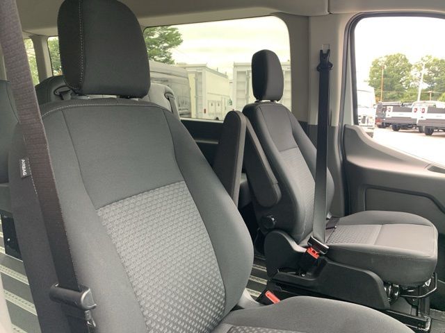 Vehicle image 11 of 38