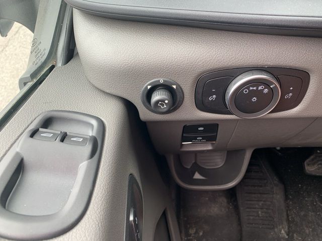 Vehicle image 29 of 38