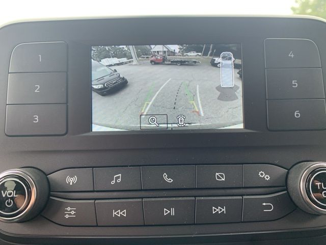Vehicle image 27 of 38