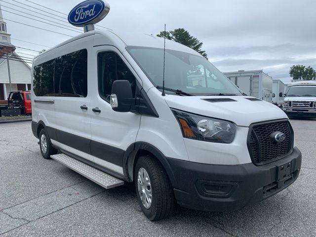 Vehicle image 4 of 38
