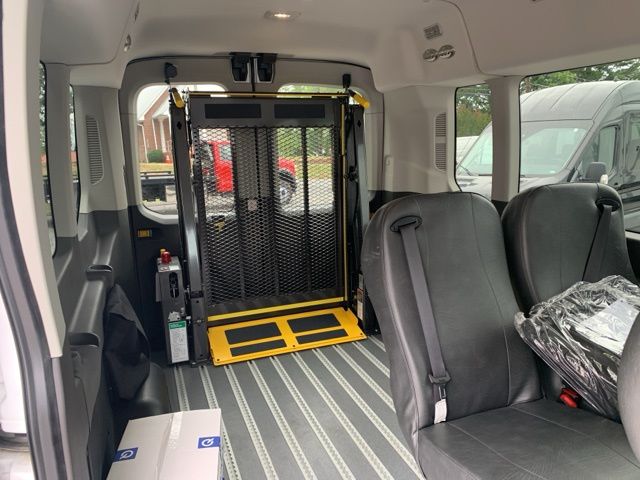 Vehicle image 16 of 38