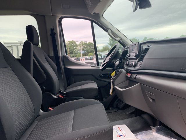 Vehicle image 10 of 38