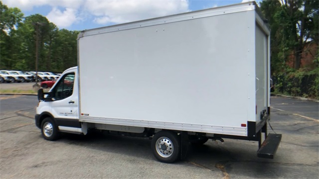 Vehicle image 9 of 22