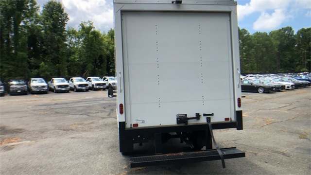 Vehicle image 10 of 22
