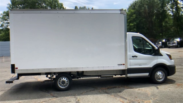 Vehicle image 8 of 22