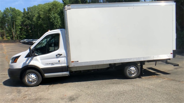 Vehicle image 10 of 23