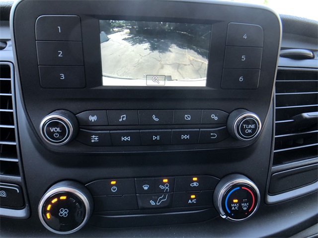 Vehicle image 17 of 23