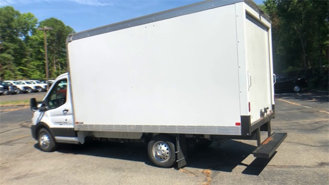 Vehicle image 7 of 23