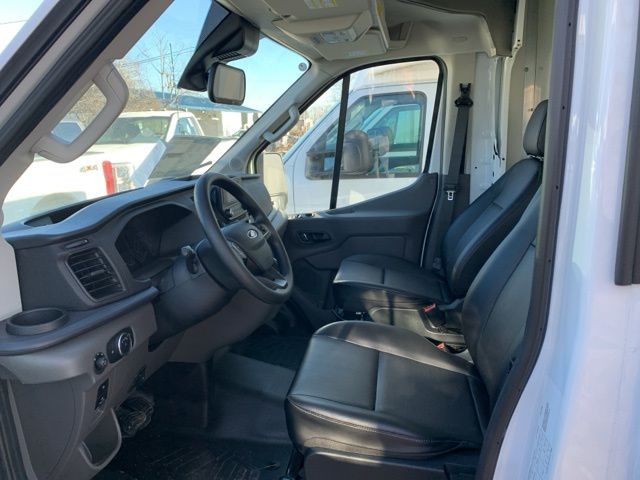 Vehicle image 26 of 35