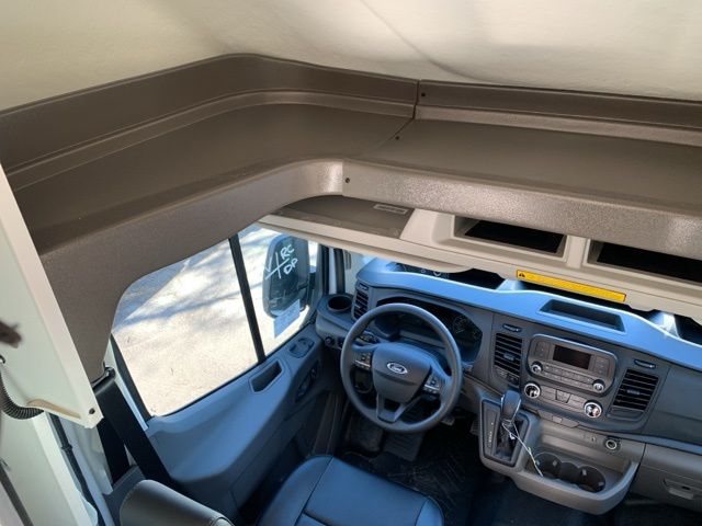 Vehicle image 13 of 35