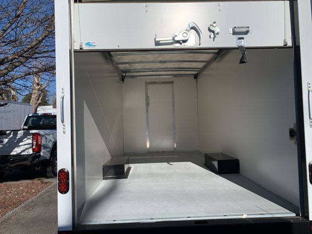 Vehicle image 9 of 35