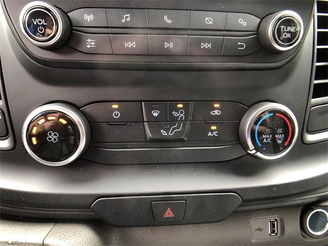 Vehicle image 19 of 23
