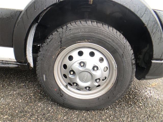 Vehicle image 11 of 23