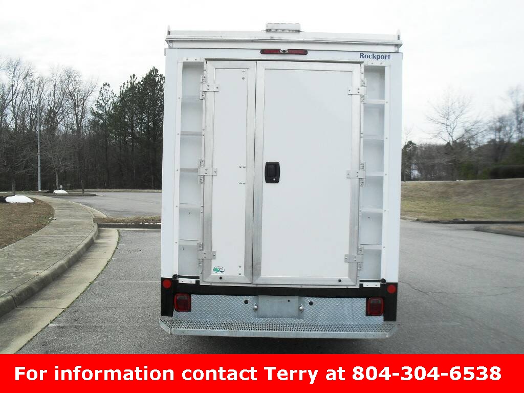 Vehicle image 4 of 6