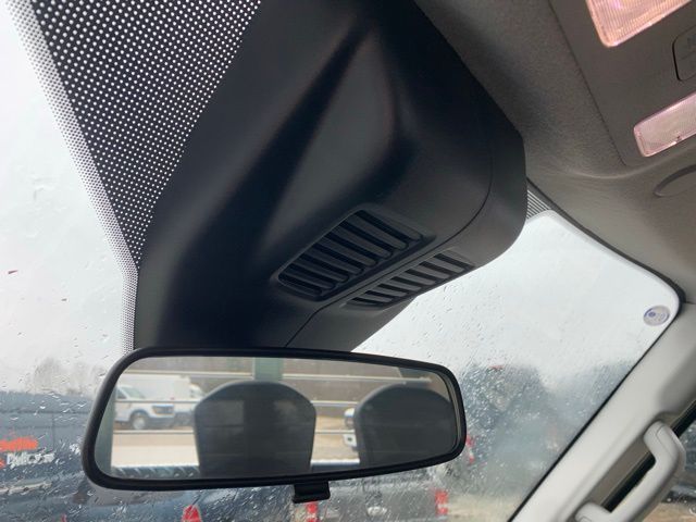 Vehicle image 28 of 35