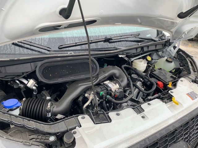 Vehicle image 29 of 35