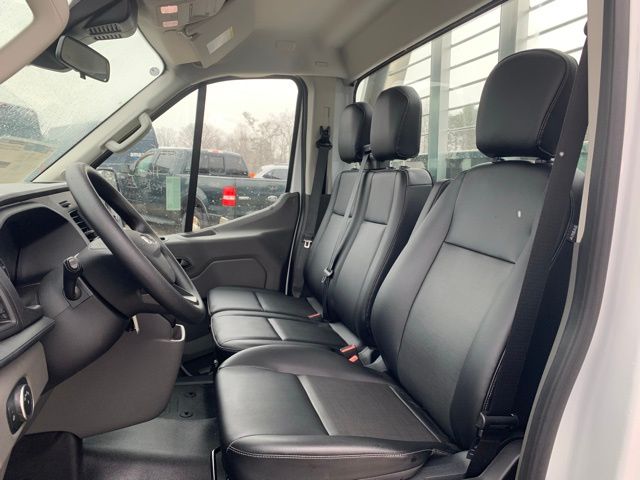 Vehicle image 9 of 35