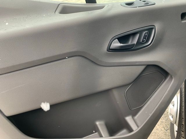Vehicle image 18 of 35