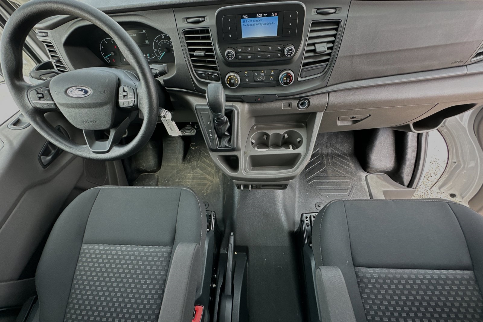 Vehicle image 10 of 21