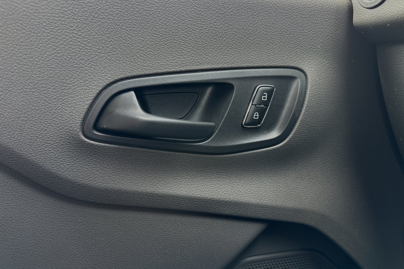 Vehicle image 9 of 21