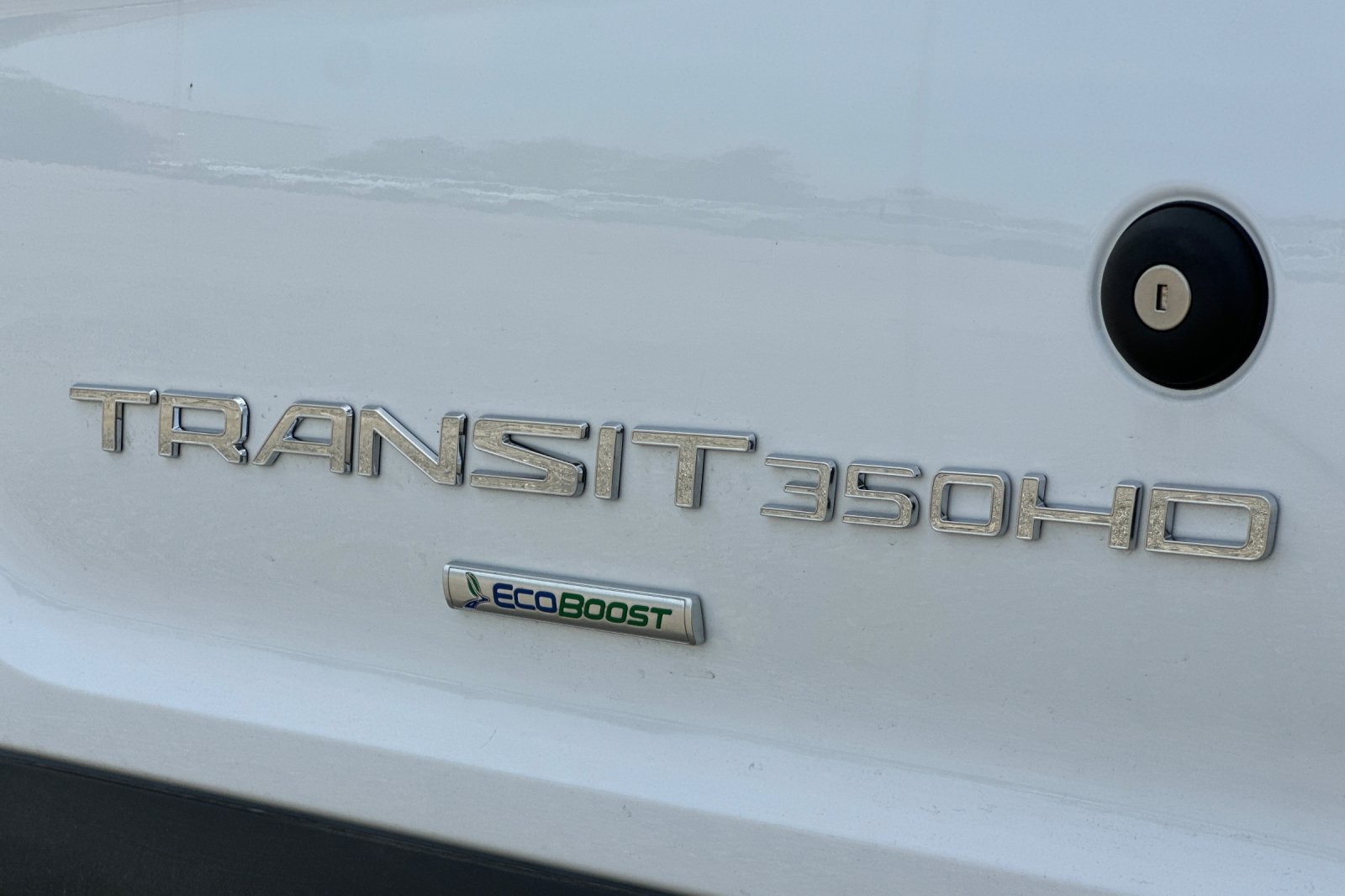 Vehicle image 7 of 21
