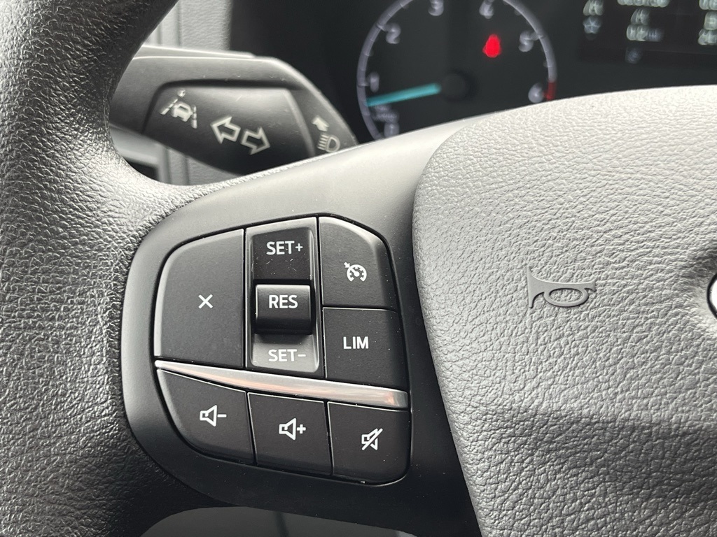 Vehicle image 31 of 35