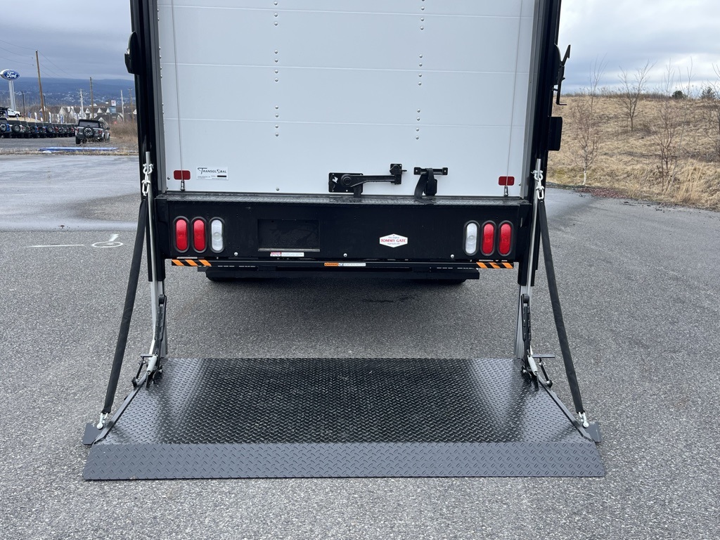 Vehicle image 34 of 35