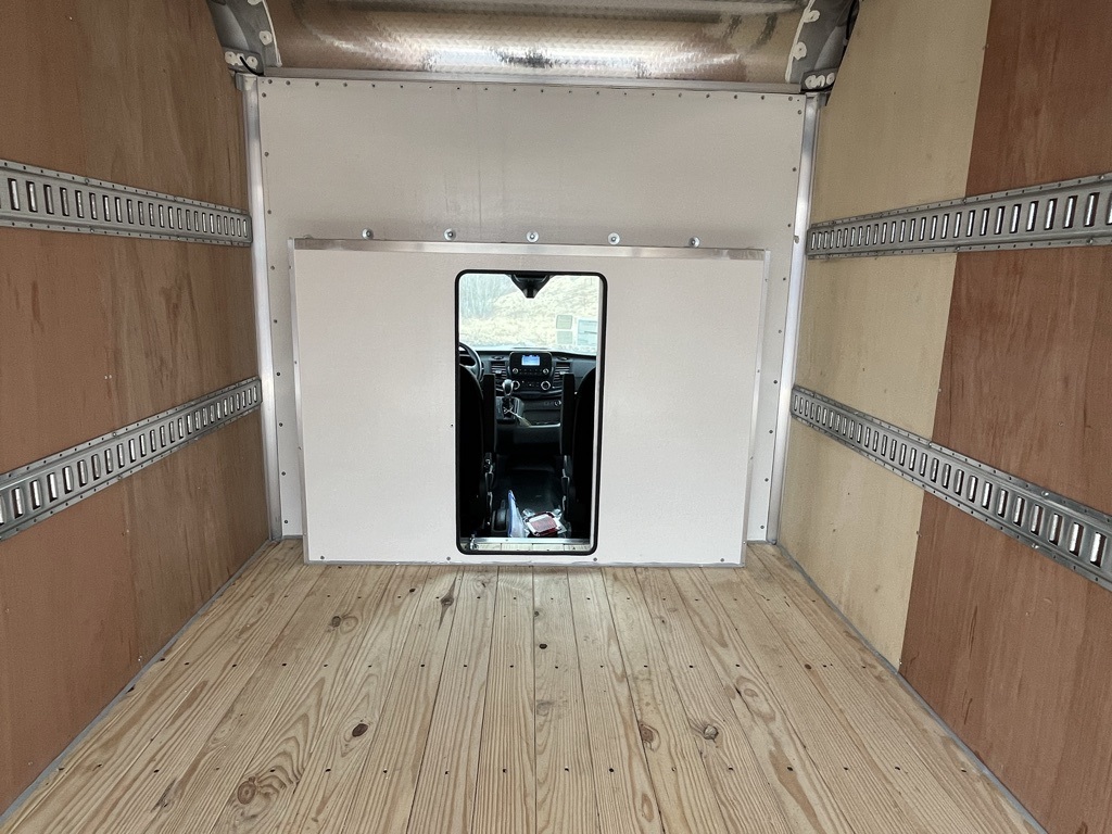 Vehicle image 17 of 35