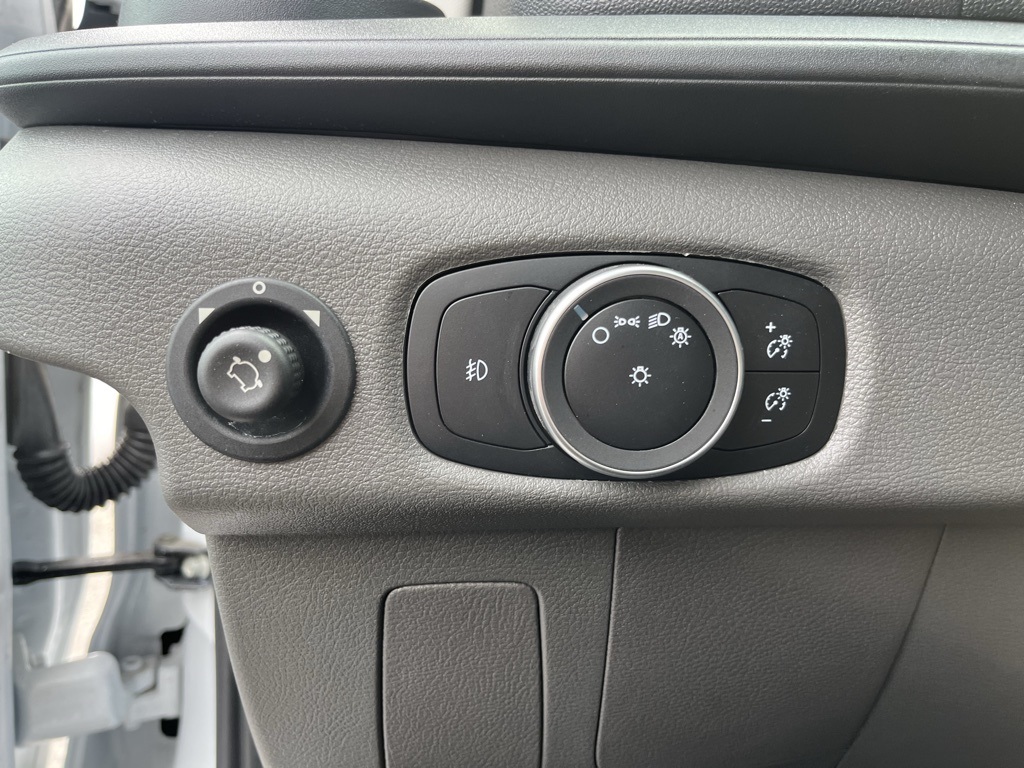 Vehicle image 11 of 35