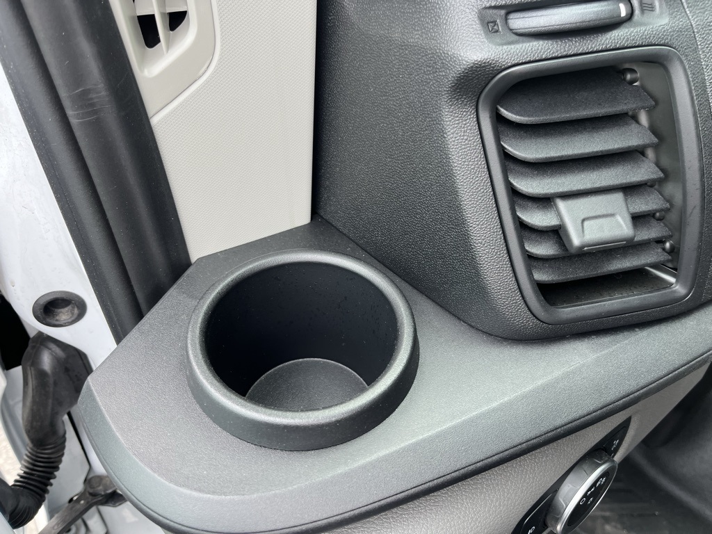 Vehicle image 21 of 35