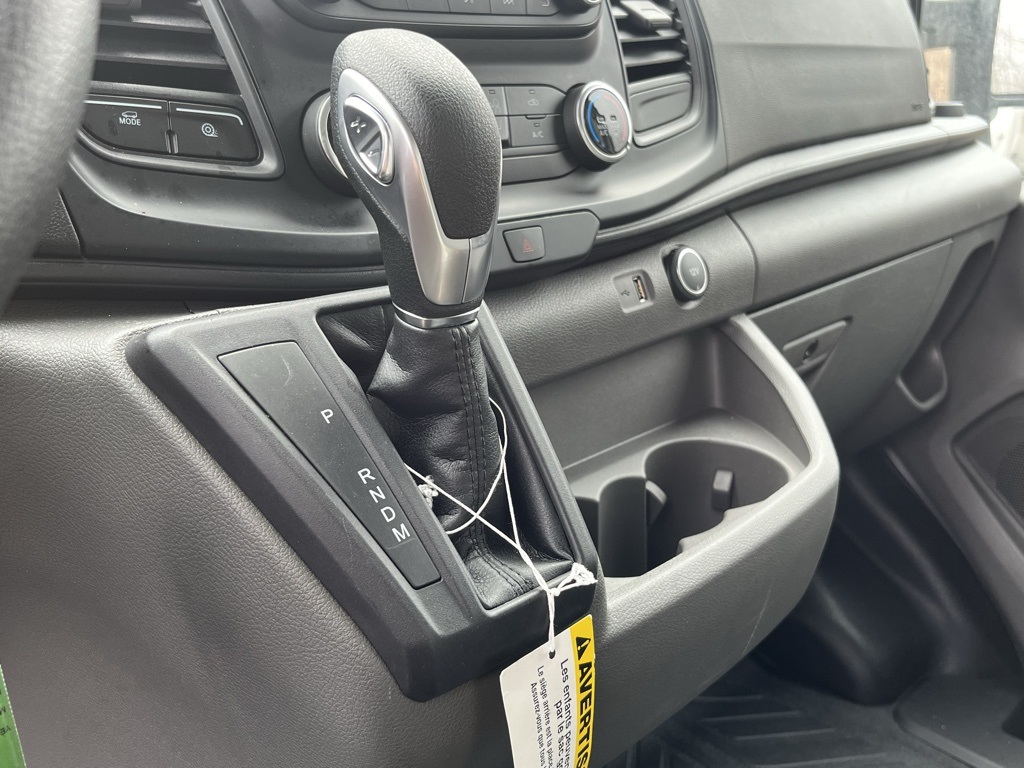 Vehicle image 25 of 35