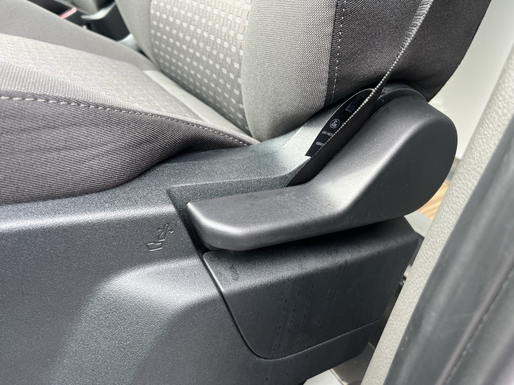 Vehicle image 12 of 35