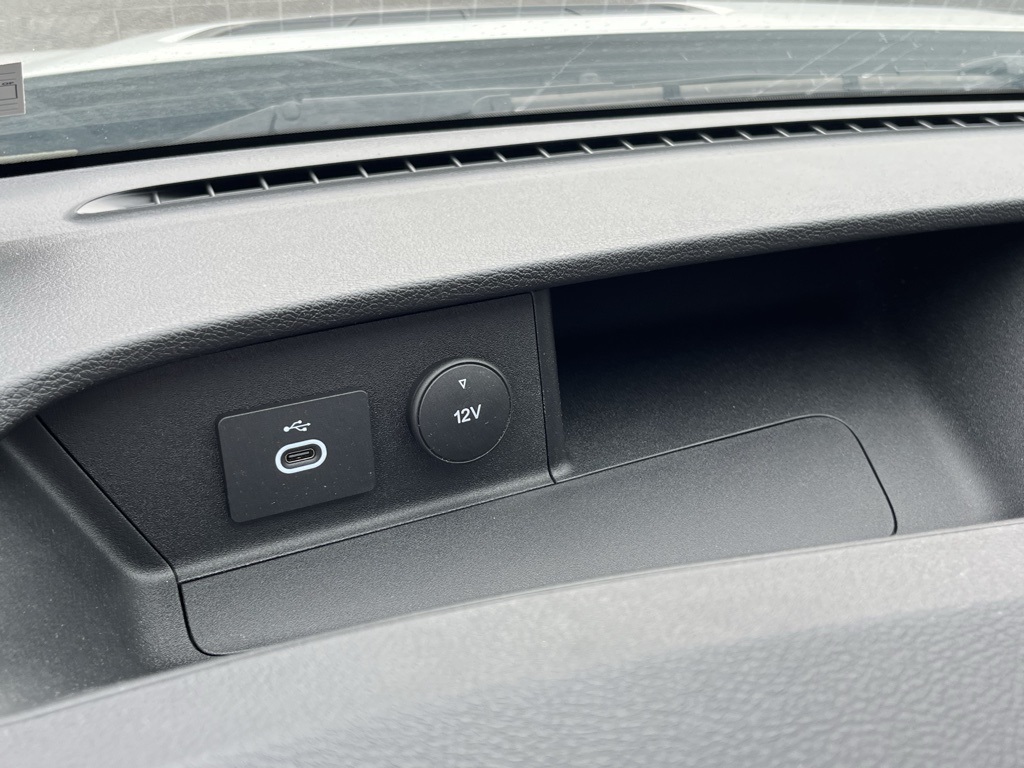 Vehicle image 13 of 35