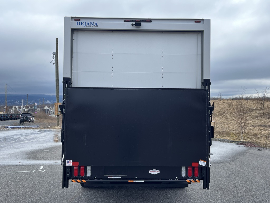 Vehicle image 19 of 35