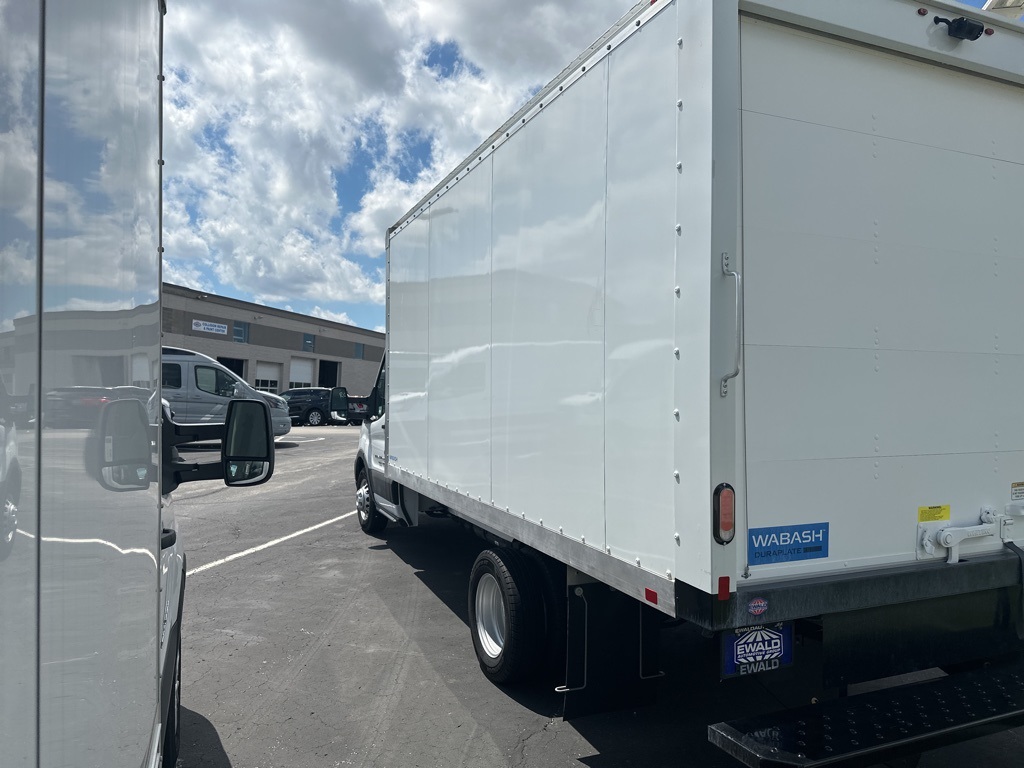 Vehicle image 5 of 13
